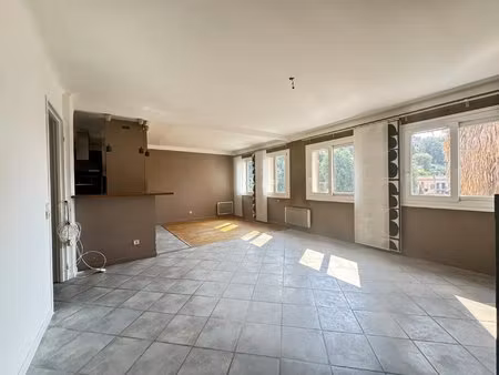 appartement lumineux de 3 pièces au haut-de-cagnes