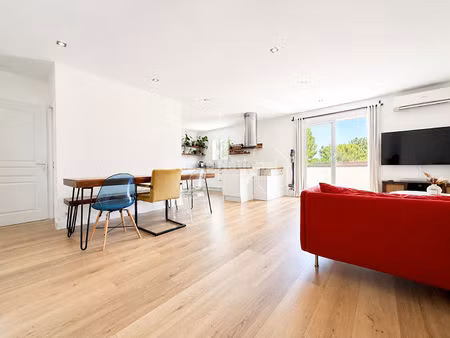 appartement t3 avec balcon et places de parking privatives