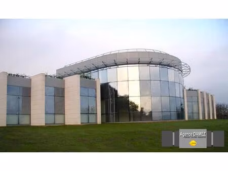 dourdan- bureau / local professionnel de plain-pied de 94 m²