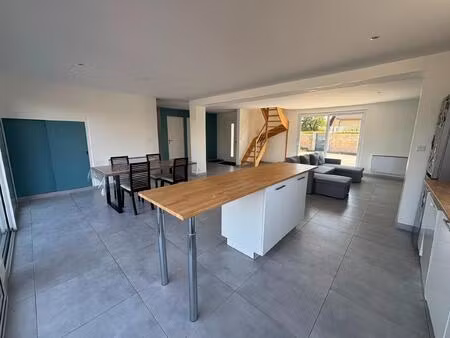 maison familiale et idéalement placée