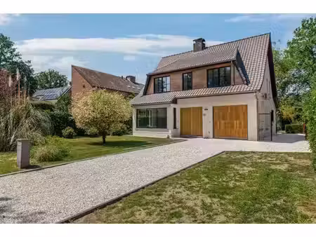 charmante gerenoveerde woning met 3 slaapkamers in het ge...