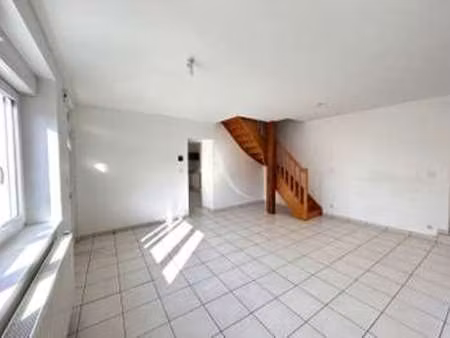 location maison à yvré-l'évêque (72530) : à louer / 99m² yvré-l'évêque