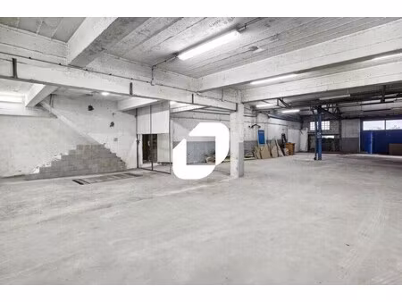 location local d'activités 227 m²