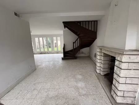 vente maison 5 pièces 121 m² saint-amand-montrond (18200)