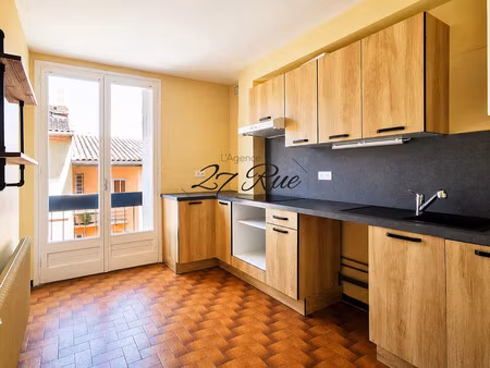 blagnac- t3 170 000€ avec deux balcons  cave et parking.