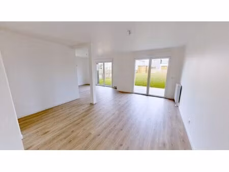 spacieuse maison t5 / jardins 220mz
