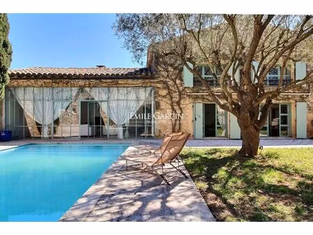 a vendre  jolie maison de village avec piscine entre uzès et avignon