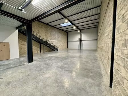location local d’activités roissy en france 95500 371m²
