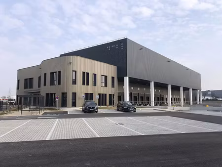 location local d'activités corbas 2 193 m²