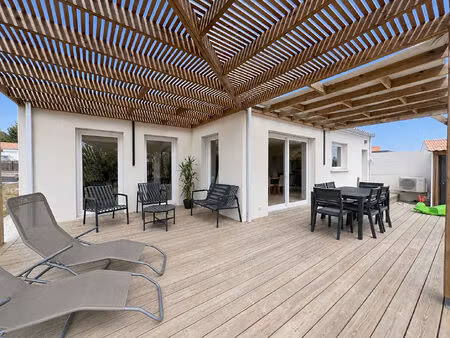 vente maison 5 pièces  96.00m²  avrillé