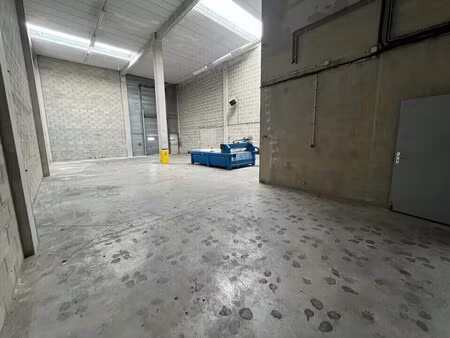 location local d’activités emerainville 77184 379m²