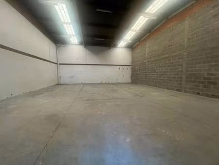 location local d’activités émerainville 77184 564m²