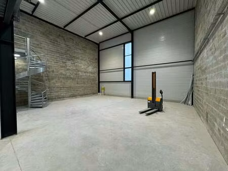 location local d’activités le mesnil amelot 77990 220m²