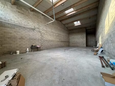 location local d’activités persan 95340 236m²