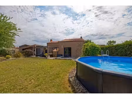 vente maison 6 pièces  142.00m²  legé