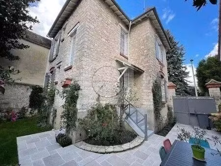 maison de 5 pièces de luxe en vente à fontainebleau  île-de-france
