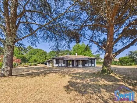 maison traditionnelle à colombages de 110m² au coeur du villag