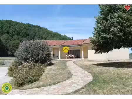 vente maison 6 pièces 121 m² arpajon-sur-cère (15130)