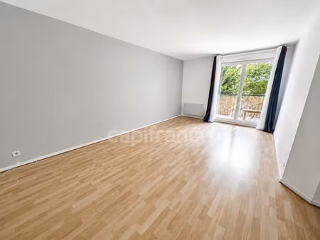 corbeil-essonnes – f3 lumineux avec balcon  parking et résidence arborée