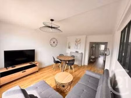 vente appartement 4 pièces à la roche-sur-yon centre ville (85000) : à vendre 4 pièces / 8