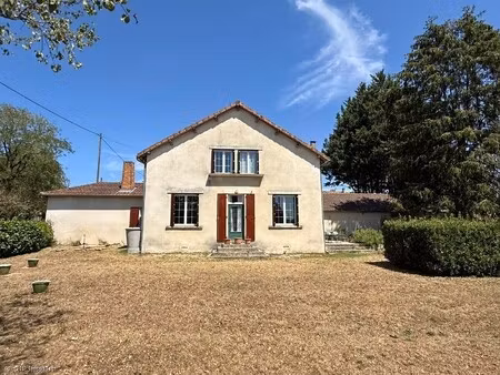 maison avec 4 chambres et jardin clos sur 1062m²