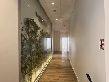 location locaux professionnels 0 pièces 324 m² à aix-en-provence (13090)  7 066 €