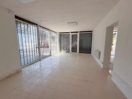 location locaux professionnels 0 pièces 53.25 m² à la ciotat (13600)  1 560 €