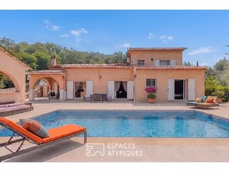 maison familiale 240 m2 avec piscine et vue panoramique à magagnosc