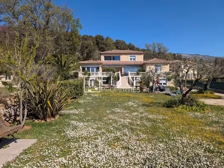 maison 9 pièces de 300 m² + garage – cabris