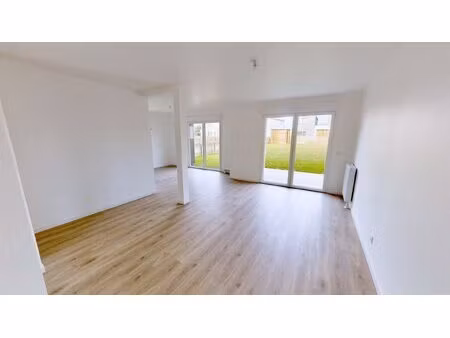spacieuse maison t5 / jardins 220mz