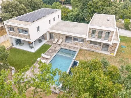 villa d'exception à assas élégance contemporaine aux portes de