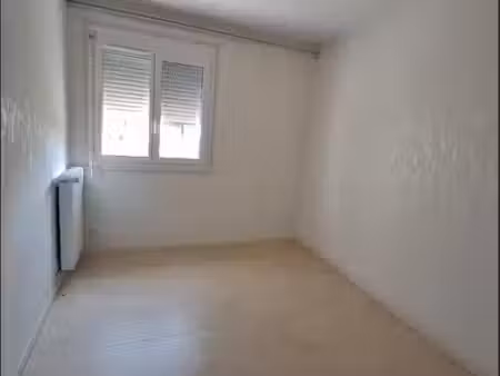 location appartement 3 pièces 63 m² à descartes (37160)