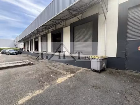 location local commercial