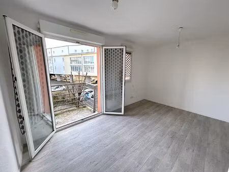 location appartement 1 pièce  20.80m²  le mans