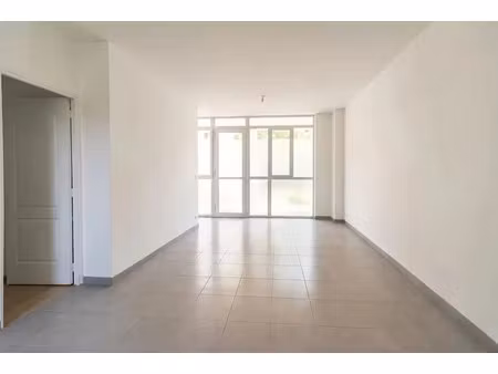 vente locaux professionnels 3 pièces 53 m² à saint-maurice (52200)  355 000 €