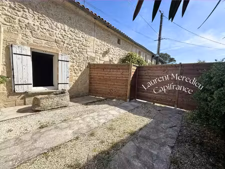 location maison 3 pièces 67 m² à peujard (33240)