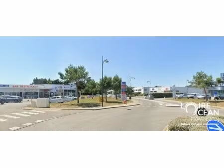 location local commercial 600m² pornic 44210