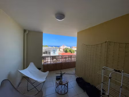 location appartement 2 pièces 50 m² à la possession (97419)