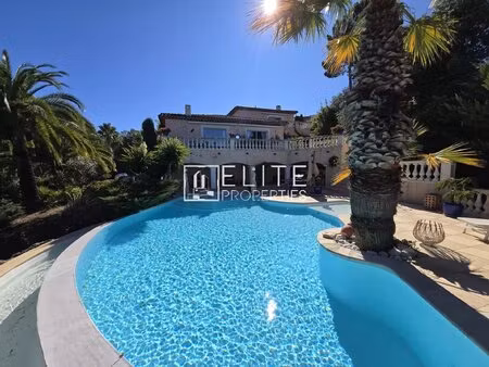 villa de 205m² + piscine les adrets