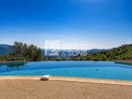 domaine securisé - villa 5 pièces de 211 m² avec vue mer panoramique