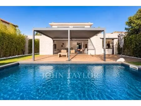 sanary-sur-mer – villa contemporaine à 300 mètres des plages avec piscine chauffée