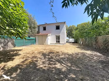 vente maison 4 pièces 76 m² à saint-denis-de-pile (33910)  150 500 €
