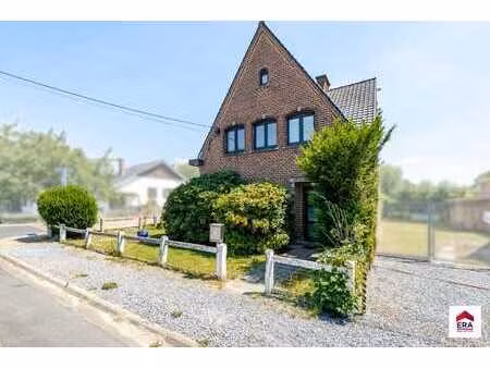 maison pleine de potentiel avec agréable jardin à buizingen