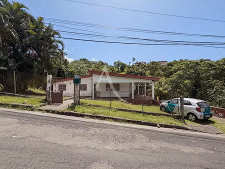 vente maison 9 pièces 218.88 m² à fort de france (97200)  379 000 €