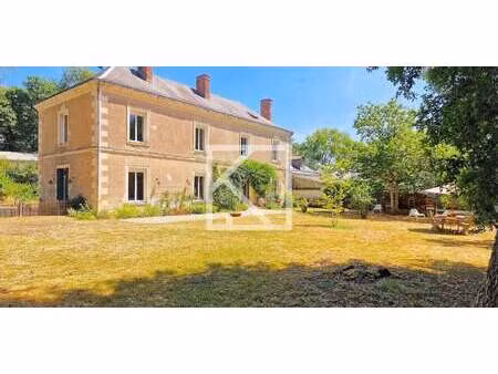 maison avec piscine et jardin notre-dame-d’oé (37)