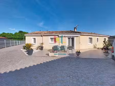 maison targon 4 pièce(s) 125 m2