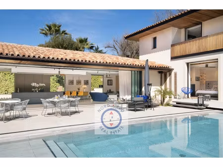 vente villa 5 pièces 293 m² à saint-tropez (83990)  5 500 000 €