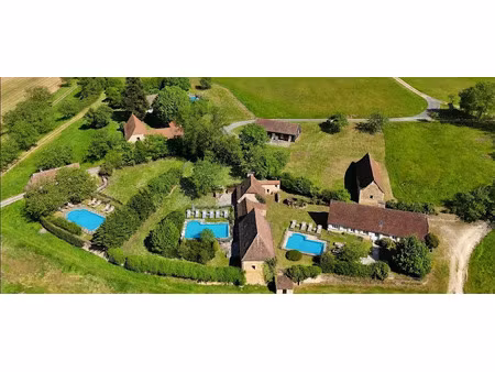 vente maison 23 pièces 580 m² à les eyzies (24620)  1 050 000 €