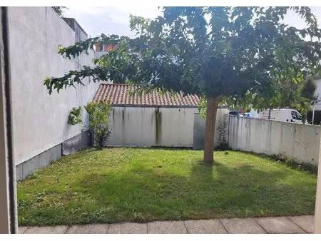 location appartement 2 pièces 52 m² à la rochelle (17000)  905 €