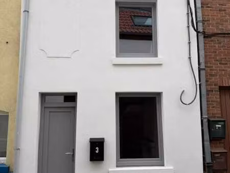 maison entièrement rénovée avec 1 chambre et bureau